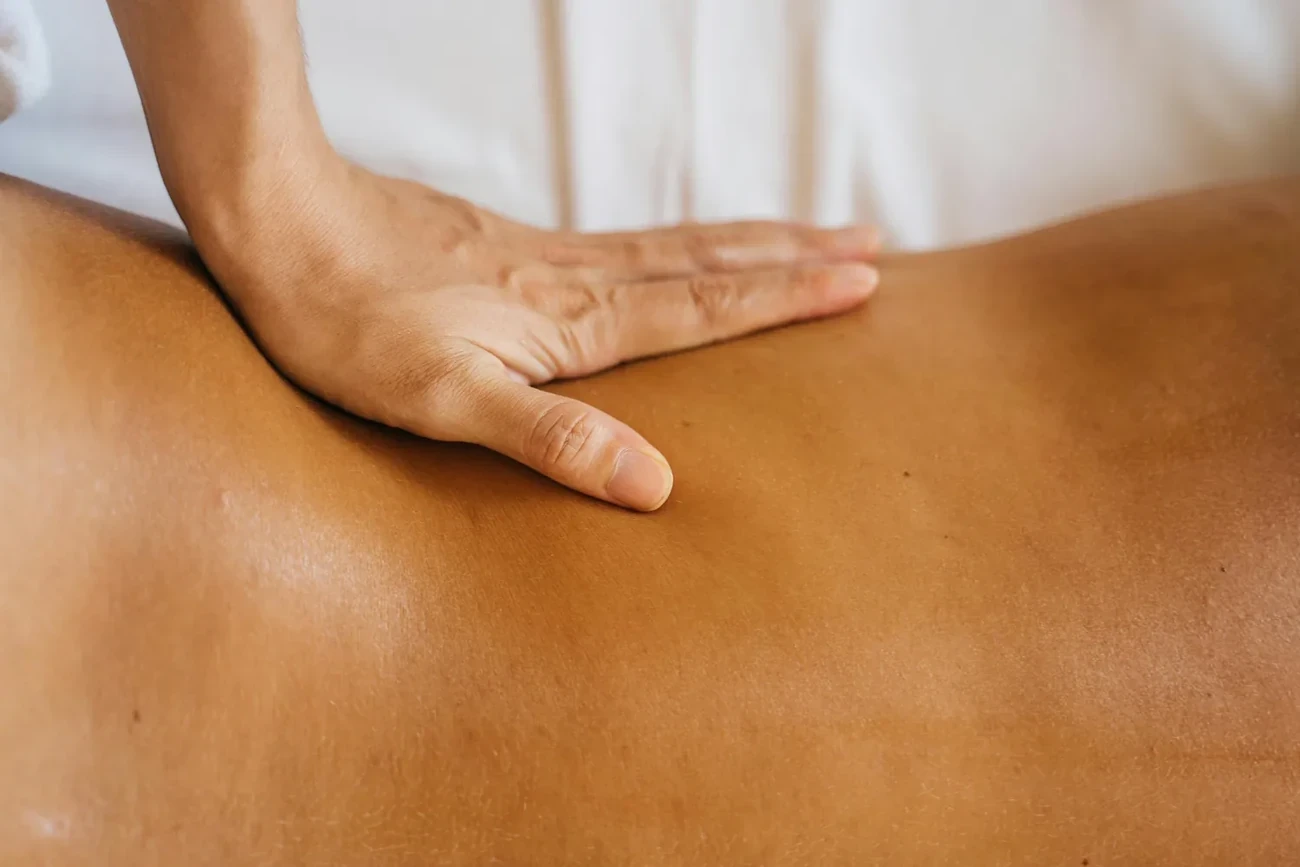 Image pour l'article Lumbago : comment apaiser sa douleur aux lombaires avec des solutions naturelles et douces ?